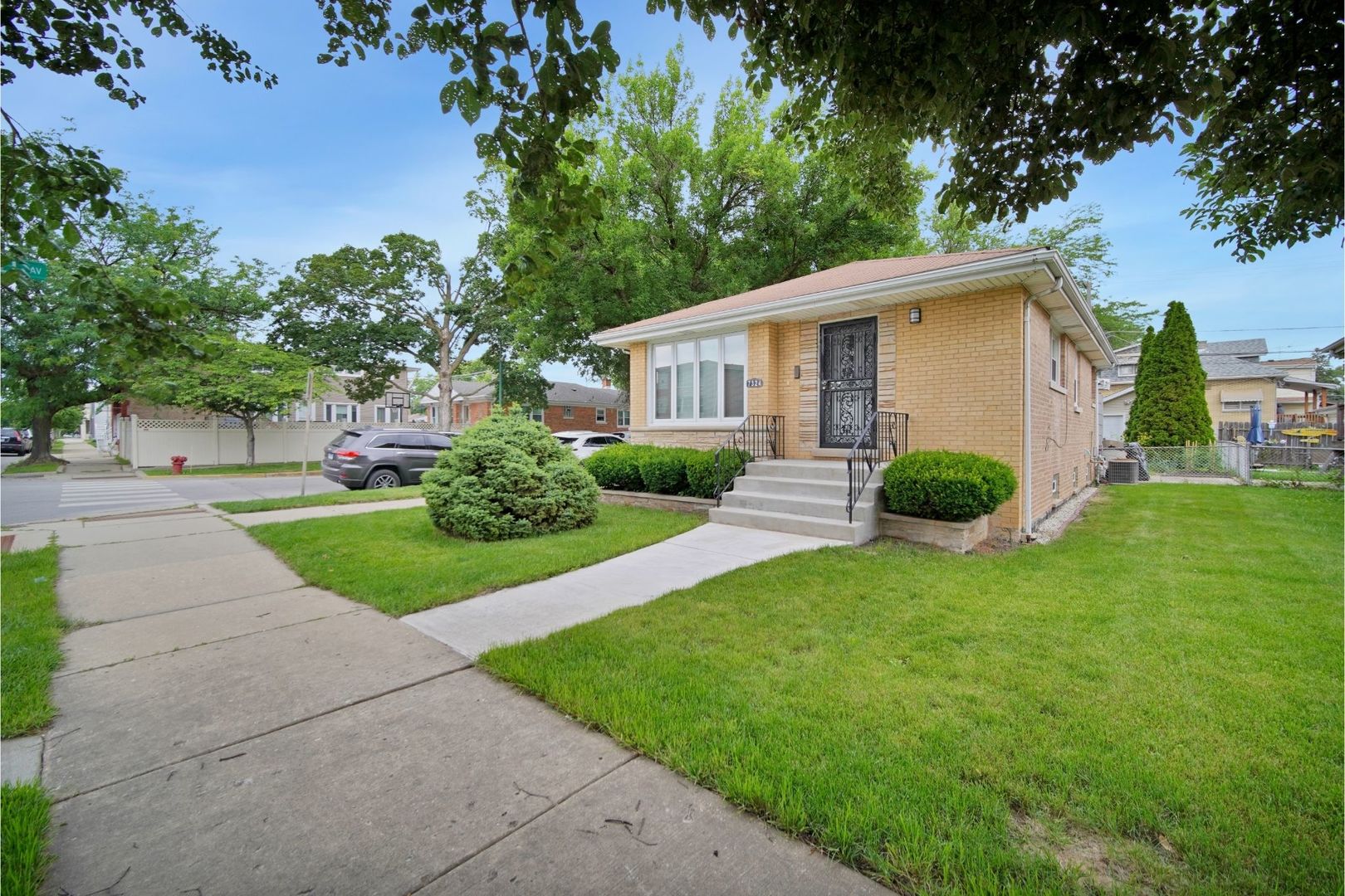 7324 West Addison Street Chicago, IL 60634 - Photo 2 of 28