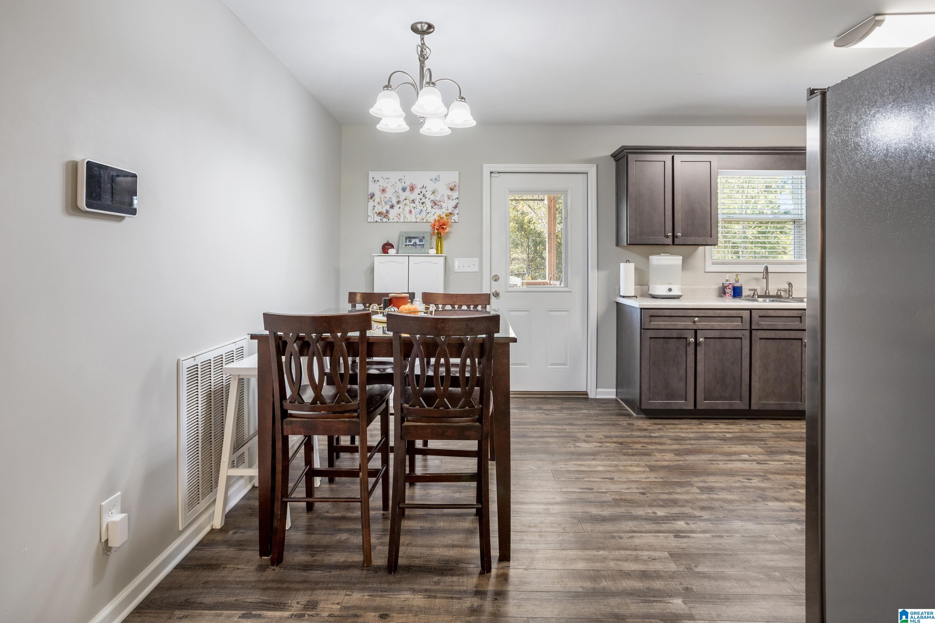 802 Holt Circle Hayden, AL 35079 - Photo 7 of 39