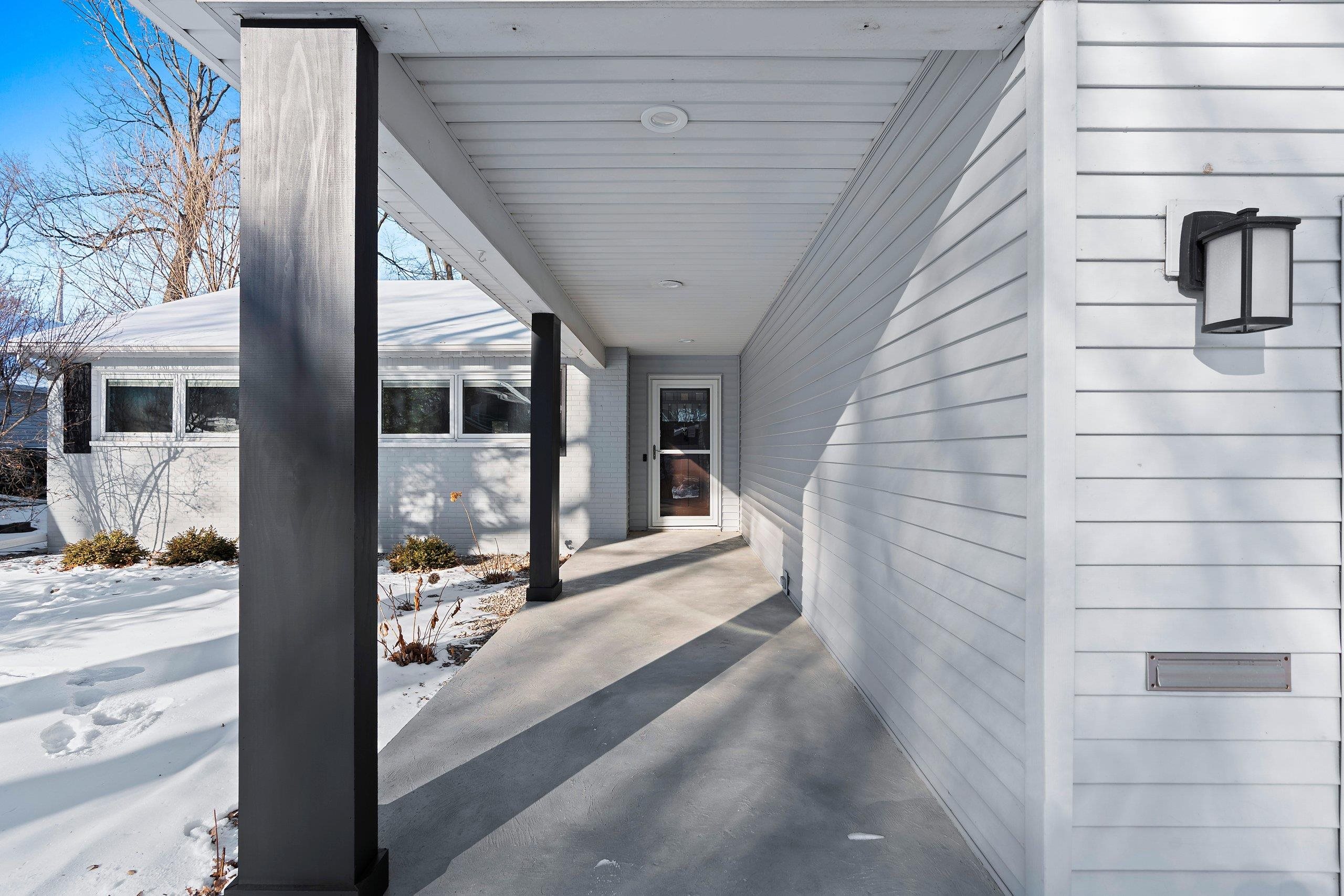 1040 East Moorpark Avenue Appleton, WI 54911 - Photo 2 of 27