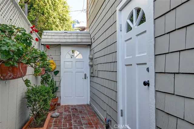 $8,000 | 1021 Gaviota Drive, Laguna Beach, CA 92651