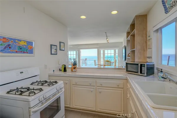 $8,000 | 1021 Gaviota Drive, Laguna Beach, CA 92651