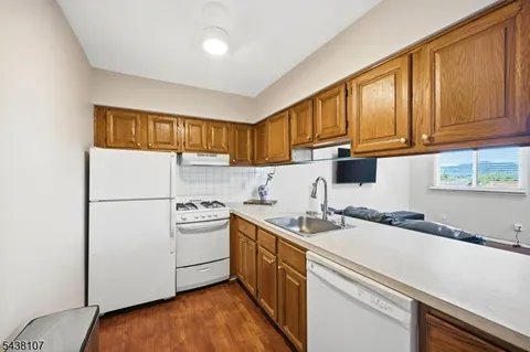 $225,000 | 6 Brandywine Court, Unit 2, Vernon, NJ 07462