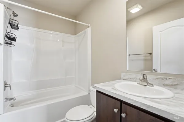 $600,000 | 352 & 374 E E Idaho Street, Middleton, ID 83644