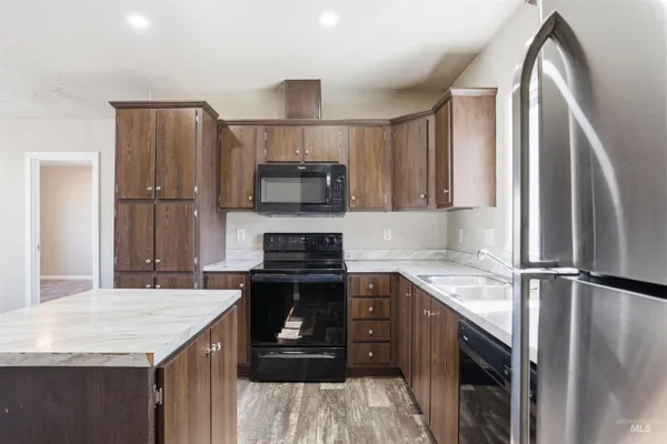 $600,000 | 352 & 374 E E Idaho Street, Middleton, ID 83644