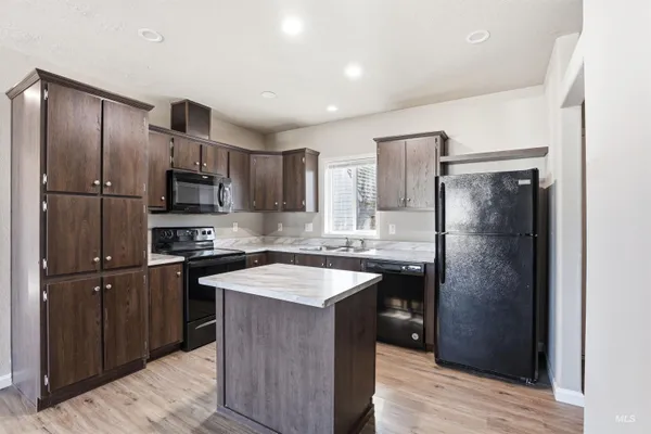 $600,000 | 352 & 374 E E Idaho Street, Middleton, ID 83644