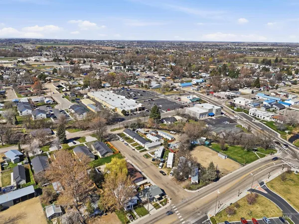 $600,000 | 352 & 374 E E Idaho Street, Middleton, ID 83644