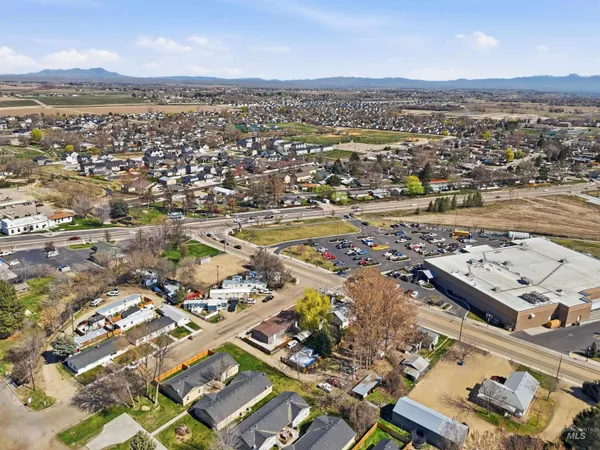 $600,000 | 352 & 374 E E Idaho Street, Middleton, ID 83644