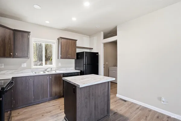 $600,000 | 352 & 374 E E Idaho Street, Middleton, ID 83644