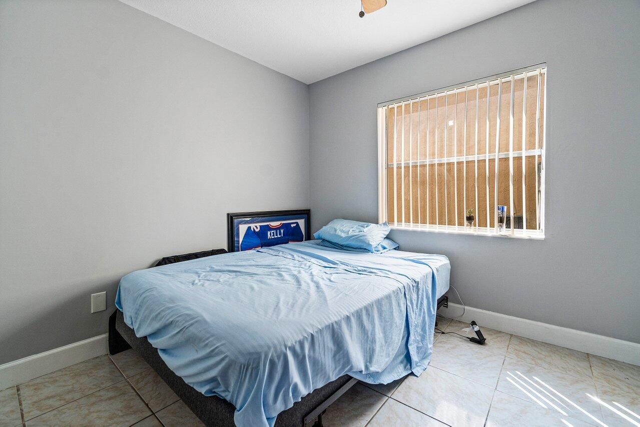 6137 Westfall Road Lake Worth, FL 33463 - Photo 13 of 27 014-6137WestfallRoad-LakeWorth-FL-33463-