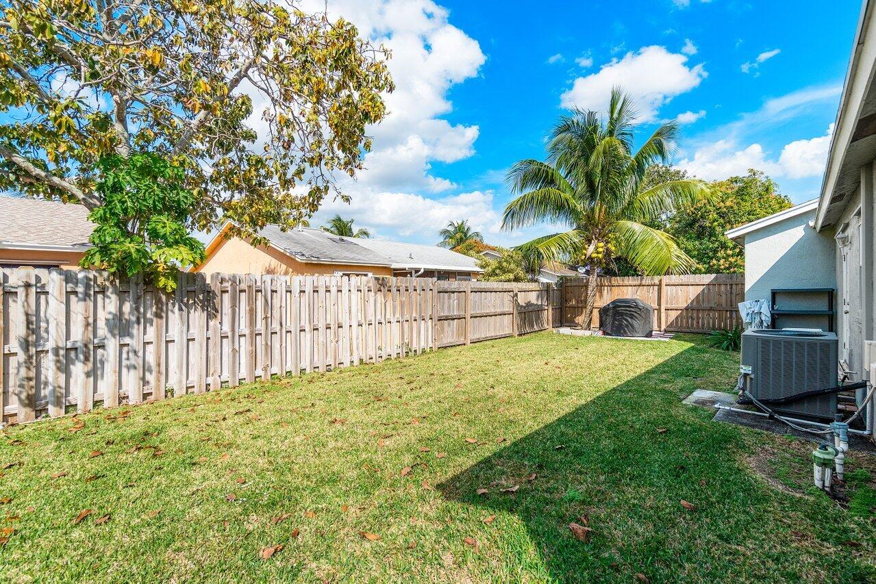 6137 Westfall Road Lake Worth, FL 33463 - Photo 20 of 27 021-6137WestfallRoad-LakeWorth-FL-33463-