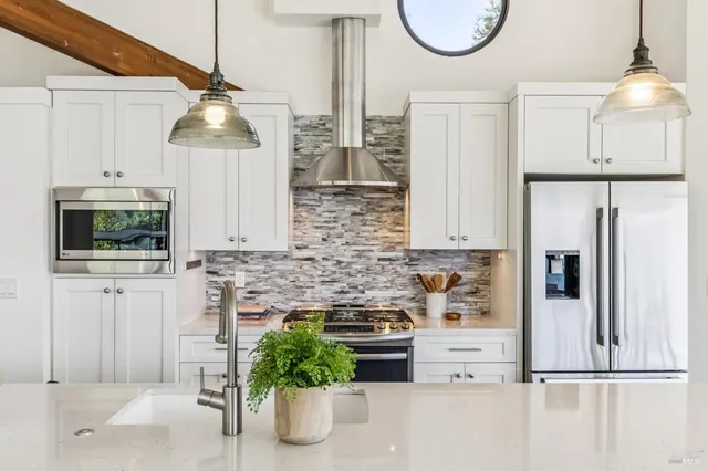 $4,000,000 | 17523 Highway 1, Marshall, CA 94940