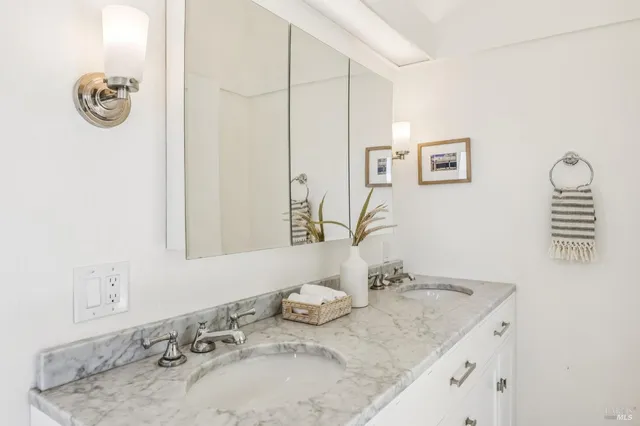 $4,000,000 | 17523 Highway 1, Marshall, CA 94940