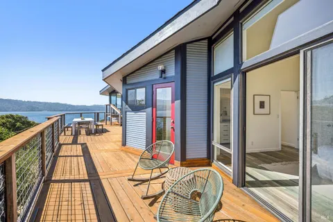 $3,600,000 | 17523 Highway 1, Marshall, CA 94940