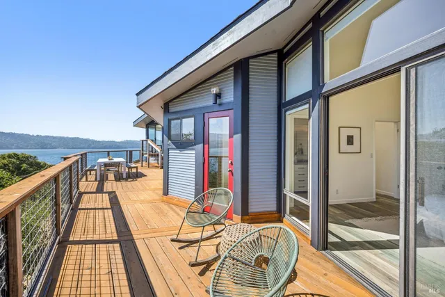 $4,000,000 | 17523 Highway 1, Marshall, CA 94940