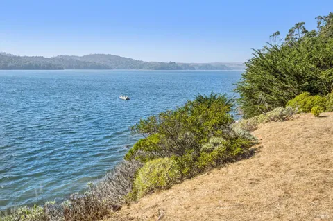 $3,600,000 | 17523 Highway 1, Marshall, CA 94940