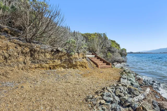 $4,000,000 | 17523 Highway 1, Marshall, CA 94940