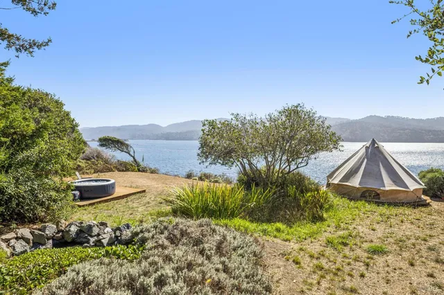 $4,000,000 | 17523 Highway 1, Marshall, CA 94940