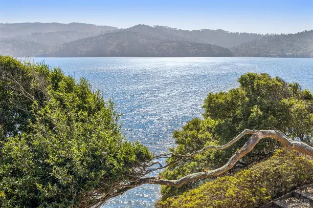 $4,000,000 | 17523 Highway 1, Marshall, CA 94940