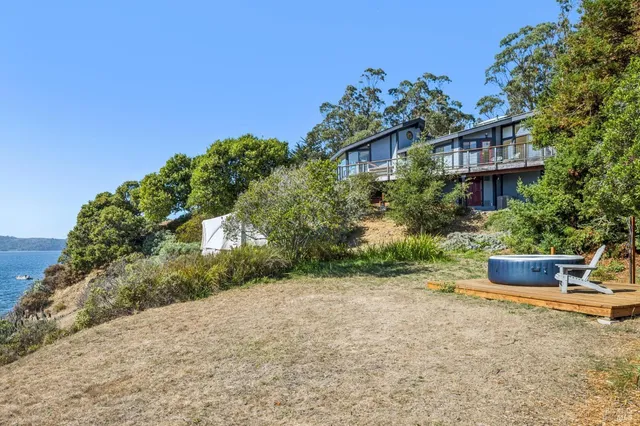 $4,000,000 | 17523 Highway 1, Marshall, CA 94940