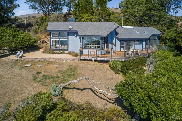 $4,000,000 | 17523 Highway 1, Marshall, CA 94940