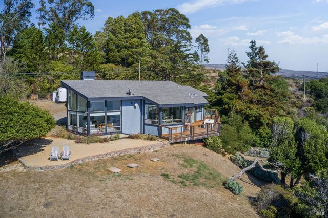 $3,600,000 | 17523 Highway 1, Marshall, CA 94940