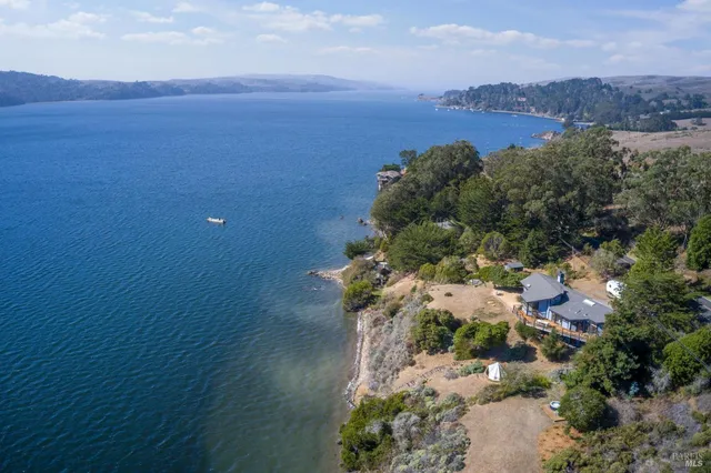 $4,000,000 | 17523 Highway 1, Marshall, CA 94940