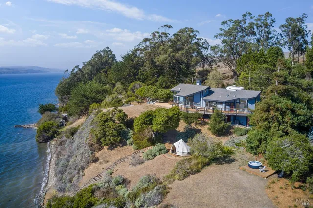 $4,000,000 | 17523 Highway 1, Marshall, CA 94940