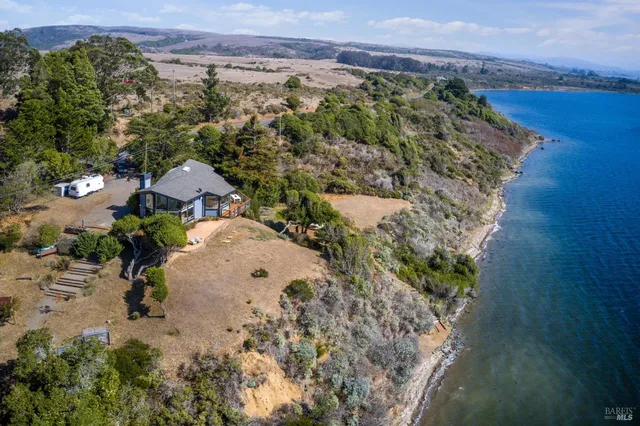 $4,000,000 | 17523 Highway 1, Marshall, CA 94940