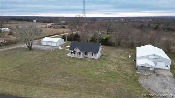 $449,000 | 430 Lewis Drive, Syracuse, MO 65354