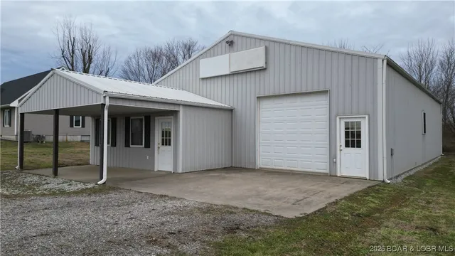 $465,000 | 430 Lewis Drive, Syracuse, MO 65354