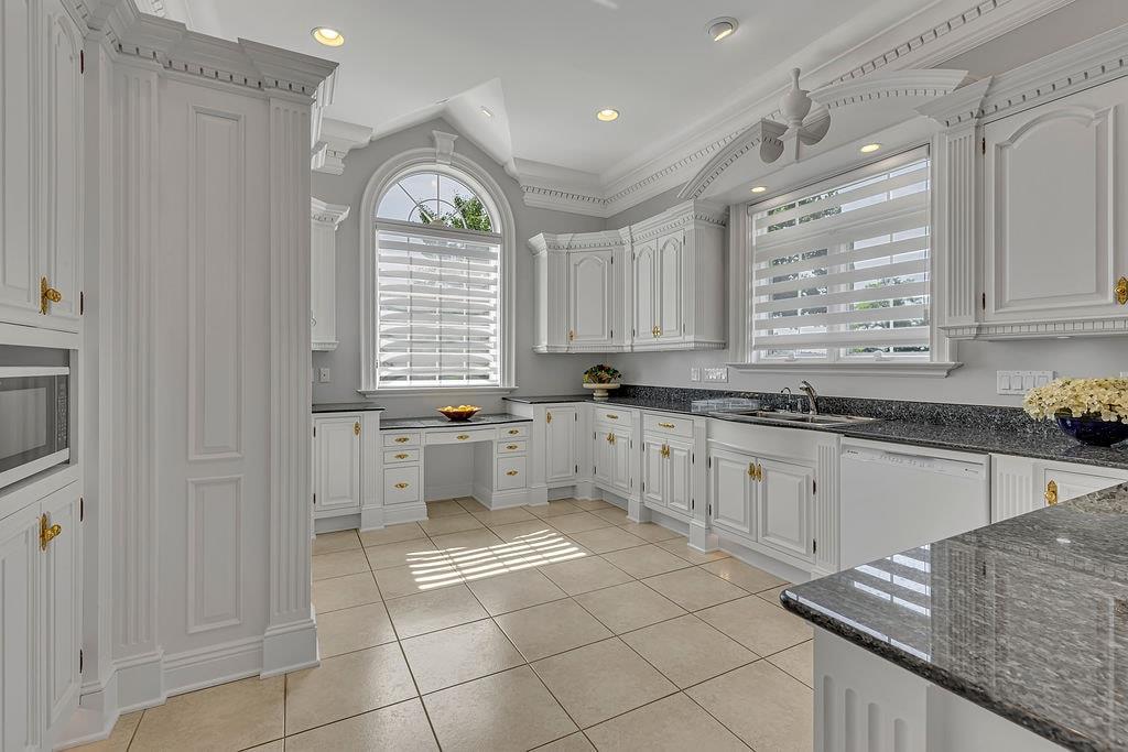 1750 River Road Beaver, PA 15009 - Photo 5 of 49 Imagine your dinner prep here in this magnificent custom designed kitchen!