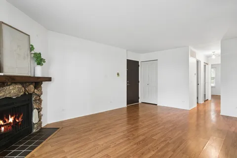 $234,900 | 1160 Northbury Lane, Unit C1, Wheeling, IL 60090