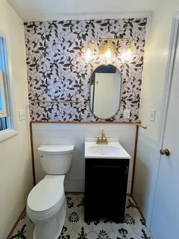 $409,000 | 705 West Fabyan Parkway, Geneva, IL 60134