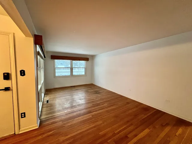 $409,000 | 705 West Fabyan Parkway, Geneva, IL 60134