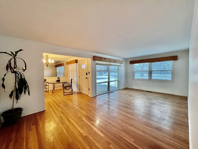 $409,000 | 705 West Fabyan Parkway, Geneva, IL 60134