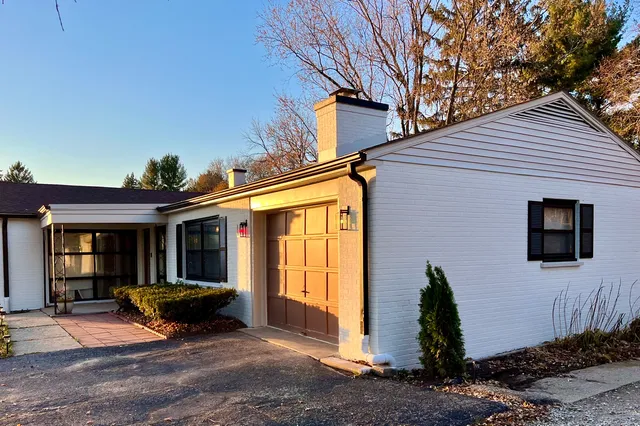 $409,000 | 705 West Fabyan Parkway, Geneva, IL 60134