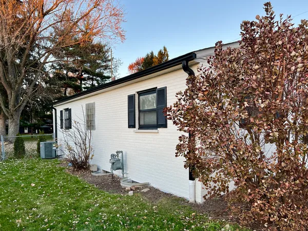 $409,000 | 705 West Fabyan Parkway, Geneva, IL 60134