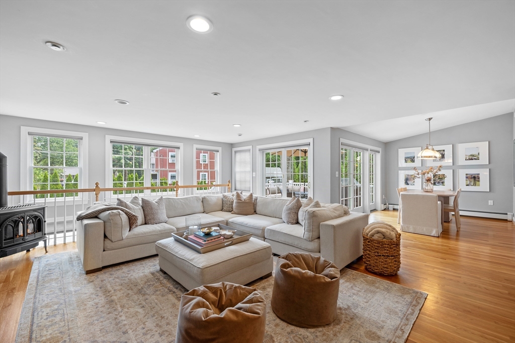 299 Pearl Street Reading, MA 01867 - Photo 2 of 30