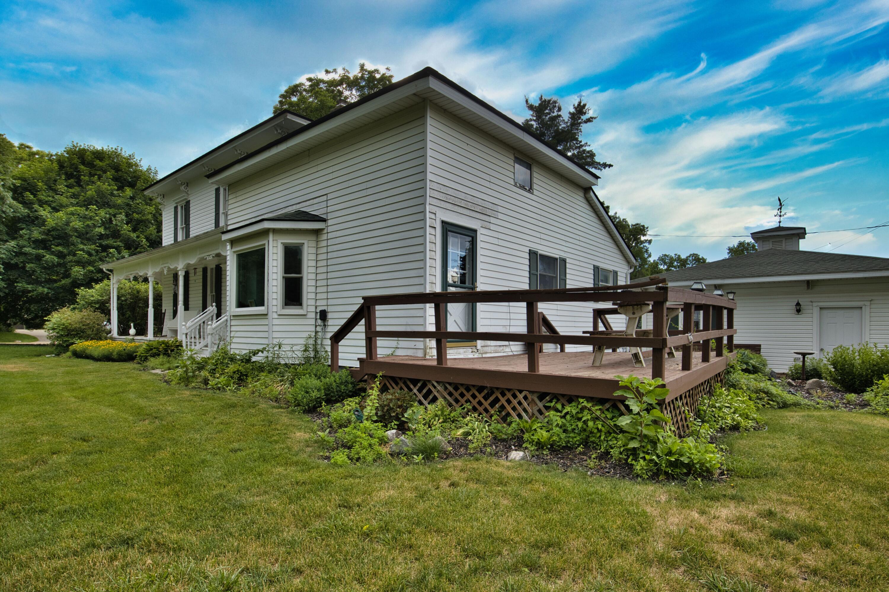 8045 Chilson Road Pinckney, MI 48169 - Photo 5 of 22 Deck