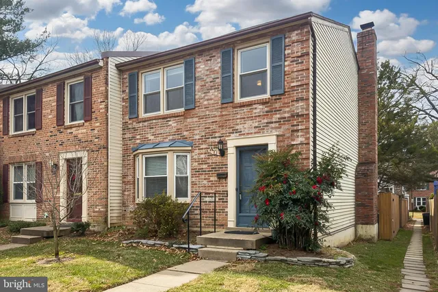 $974,900 | 221 Gundry Drive, Falls Church, VA 22046