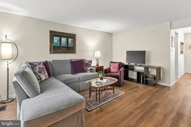 $974,900 | 221 Gundry Drive, Falls Church, VA 22046