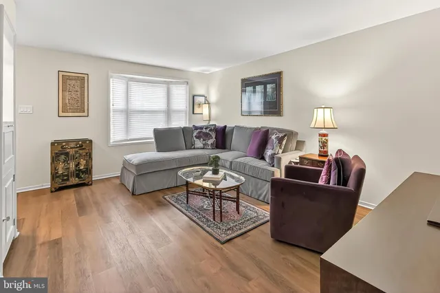 $974,900 | 221 Gundry Drive, Falls Church, VA 22046