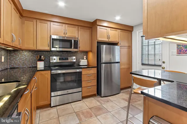 $974,900 | 221 Gundry Drive, Falls Church, VA 22046