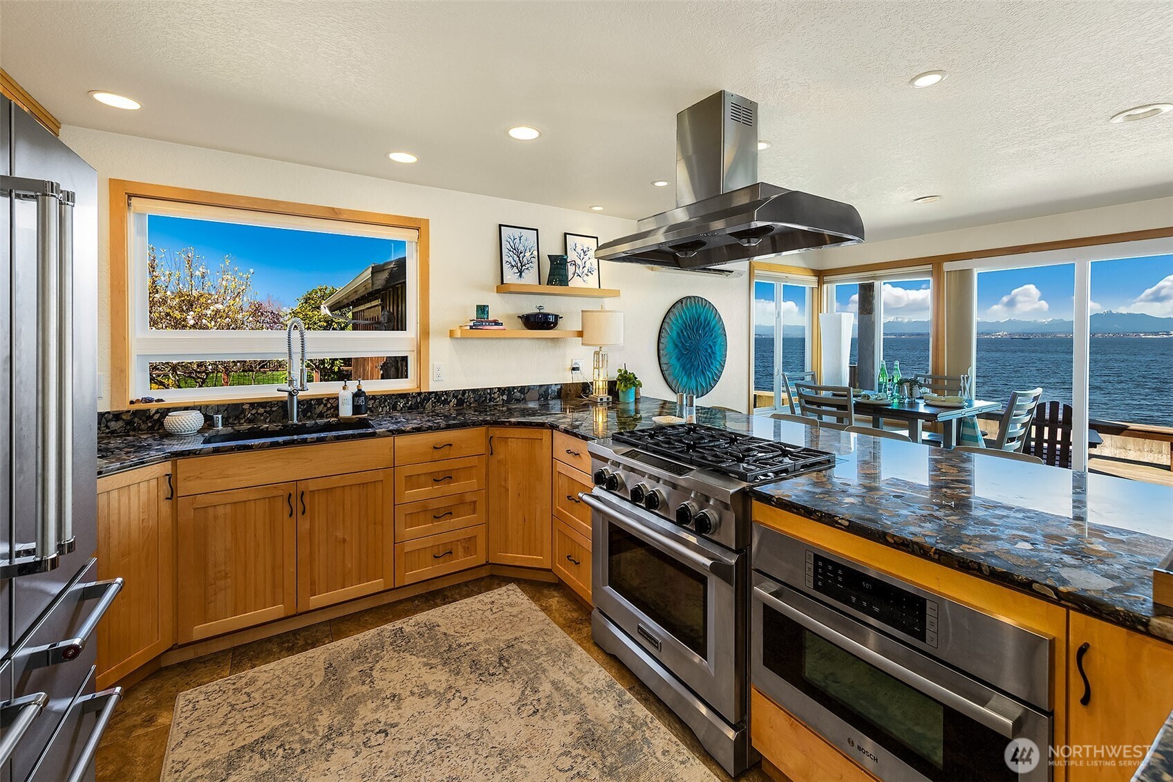 4906 Marshall Road Clinton, WA 98236 - Photo 4 of 40