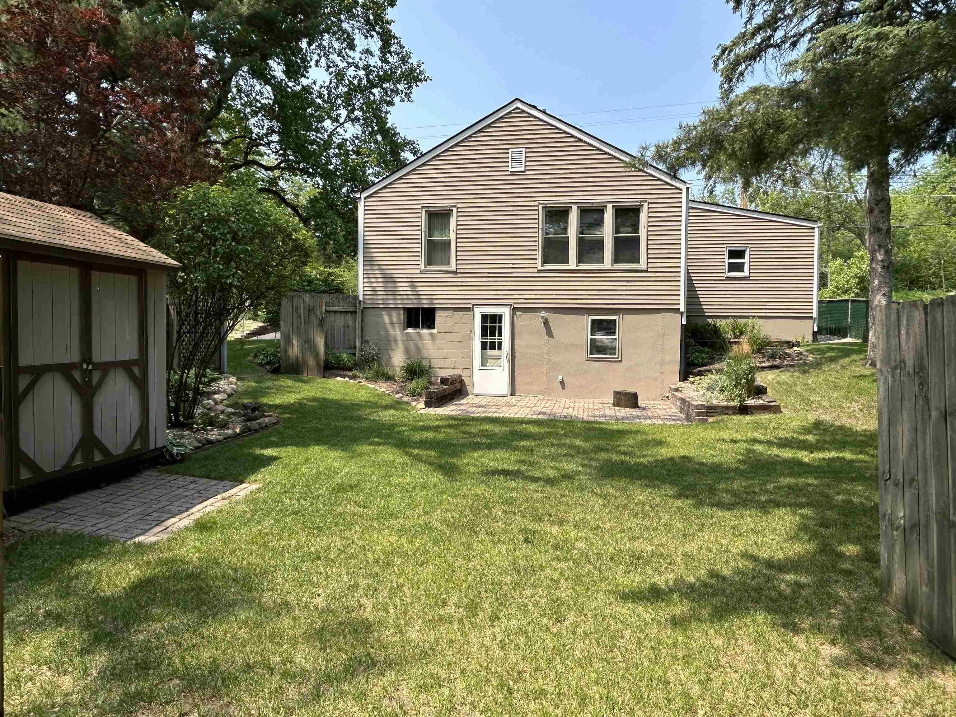 727 Elgin Street Cherry Valley, IL 61016 - Photo 29 of 35 a view of a house with backyard