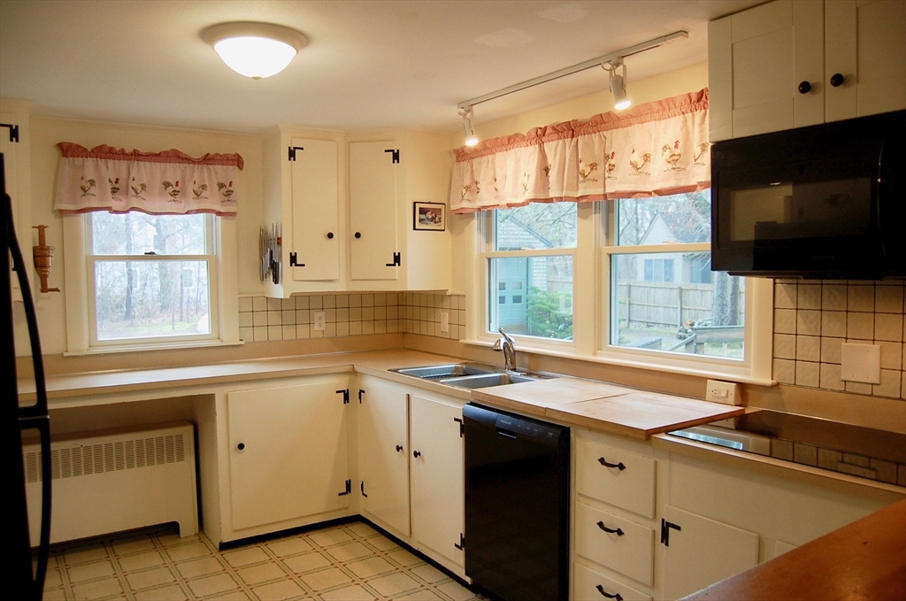 495 School House Road Eastham, MA 02642 - Photo 16 of 40