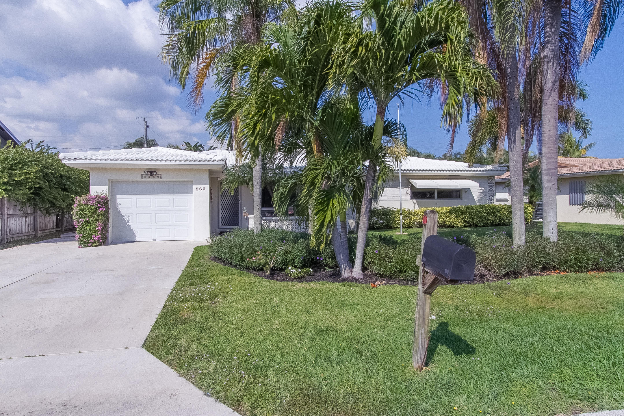 263 Northeast 30th Street Boca Raton, FL 33431 - Photo 1 of 23 East Boca Beauty!-