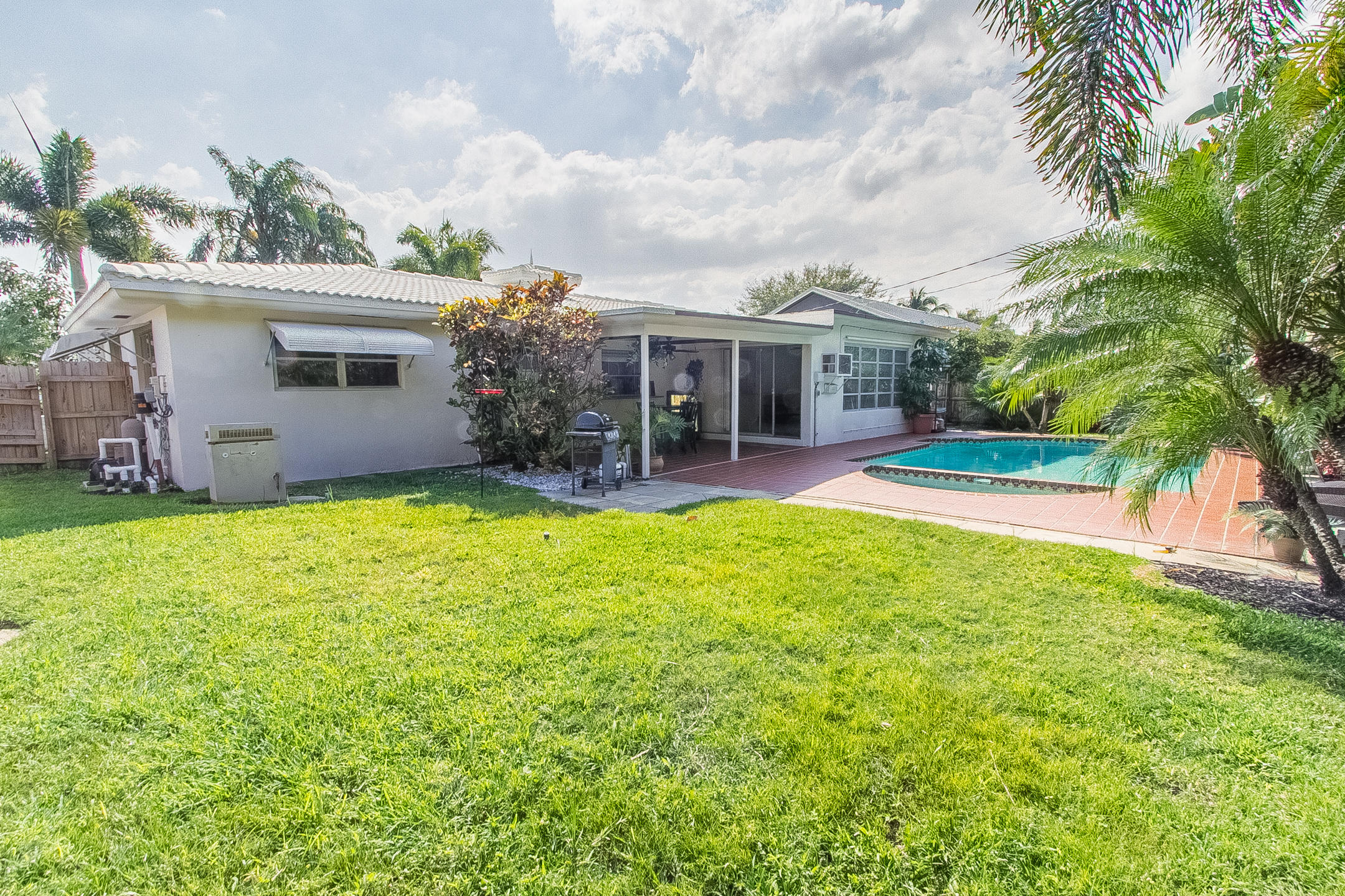 263 Northeast 30th Street Boca Raton, FL 33431 - Photo 2 of 23 East Boca Beauty!--5