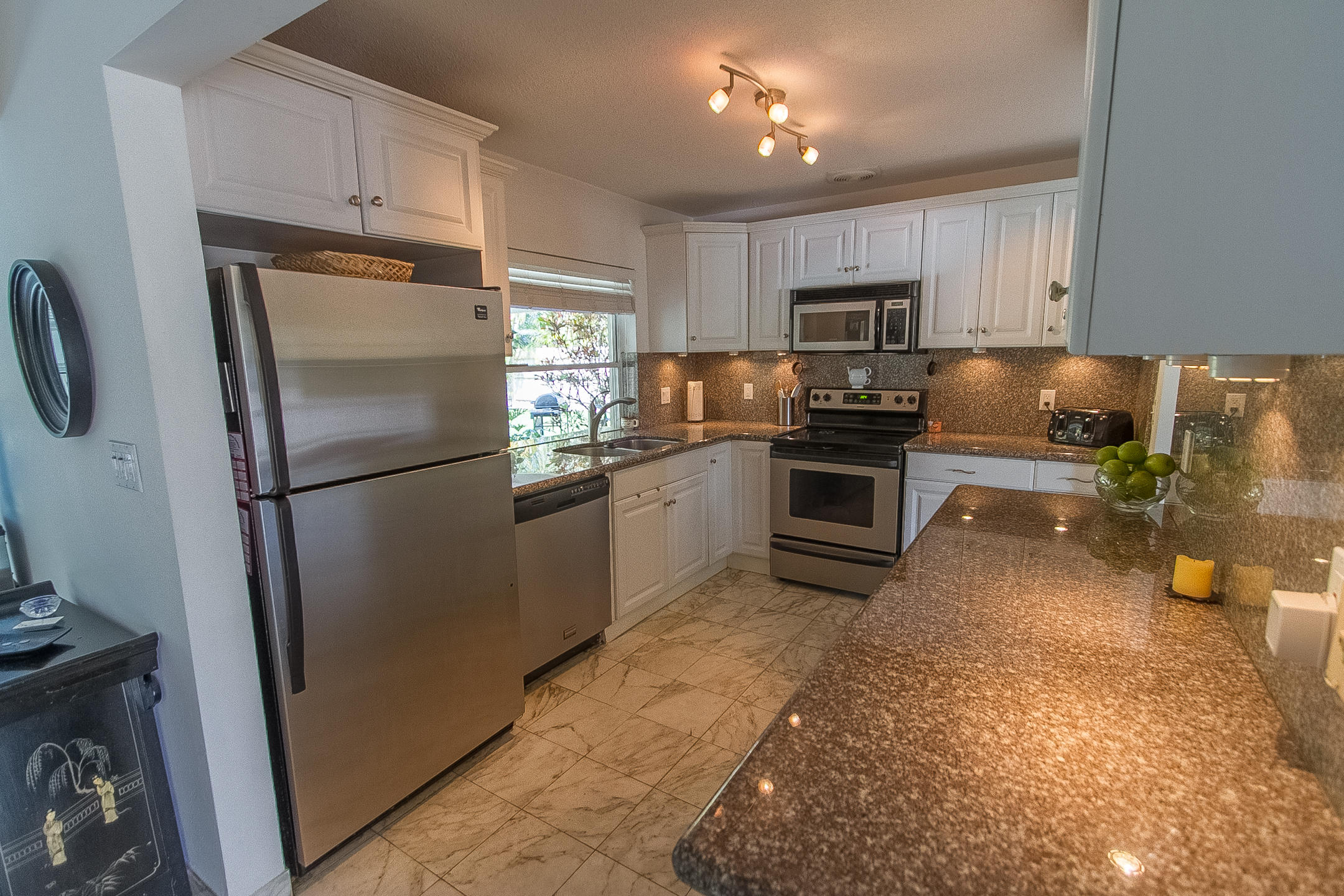 263 Northeast 30th Street Boca Raton, FL 33431 - Photo 5 of 23 East Boca Beauty!--9
