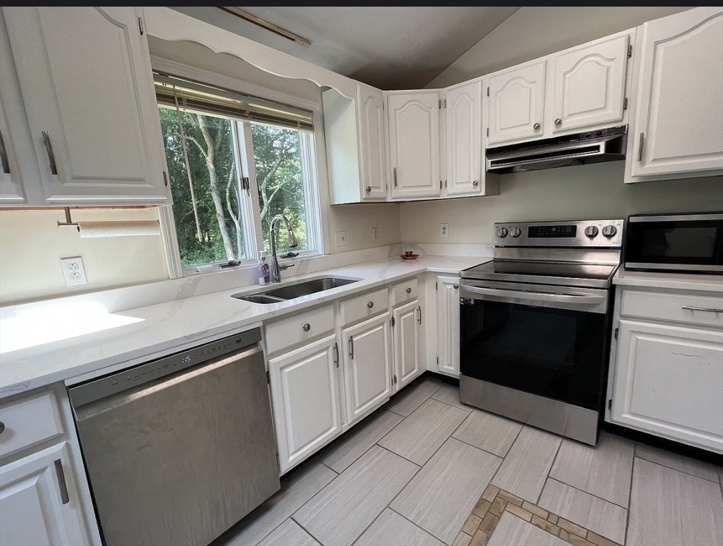 302 Old Post Road, Unit 302 Sharon, MA 02067 - Photo 9 of 26 Gallery Image 9